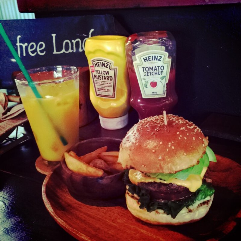 アボガドチーズバーガー(フリーランド （free Land）)