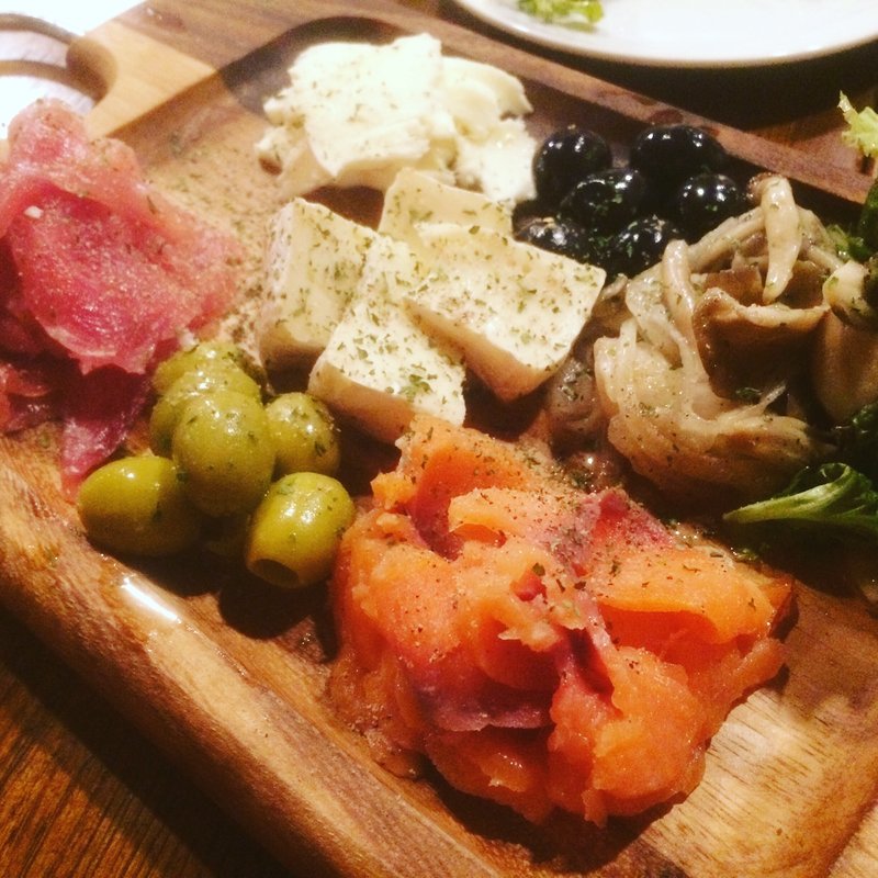 前菜の盛り合わせ(吉祥寺 PIZZA&WINE ESOLA )