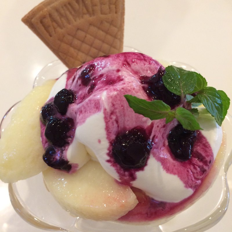 ピーチパフェ(フルーツカフェ オレンジ （fruit cafe ORANGE）)