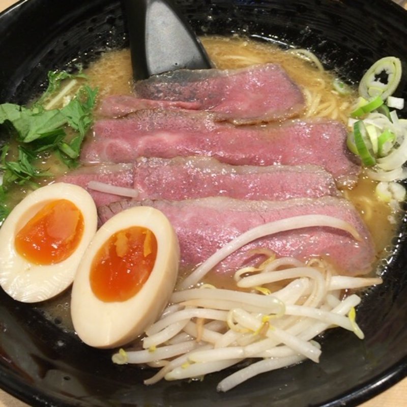 チャーギュウ麺 黒 半熟煮たまごトッピング(銀座 道玄)