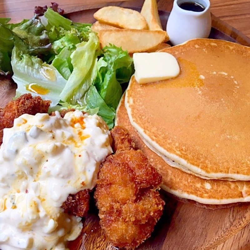 タルタルチキンパンケーキ(心斎橋ガルル GaRuRu)