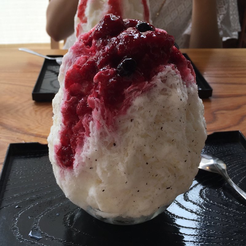 ミックスベリーイチゴ牛乳(和kitchen かんな （和キッチン かんな）)