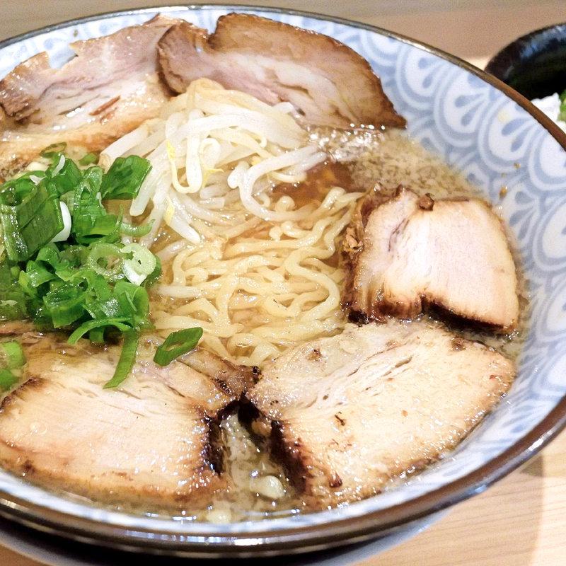 背脂煮干しラーメン+チャーシュー(若松)