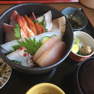 海鮮丼(夢岬 （ゆめみさき）)