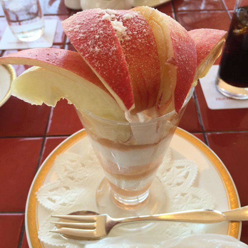 フルーツパフェ(フルーツパーク富士屋ホテル )