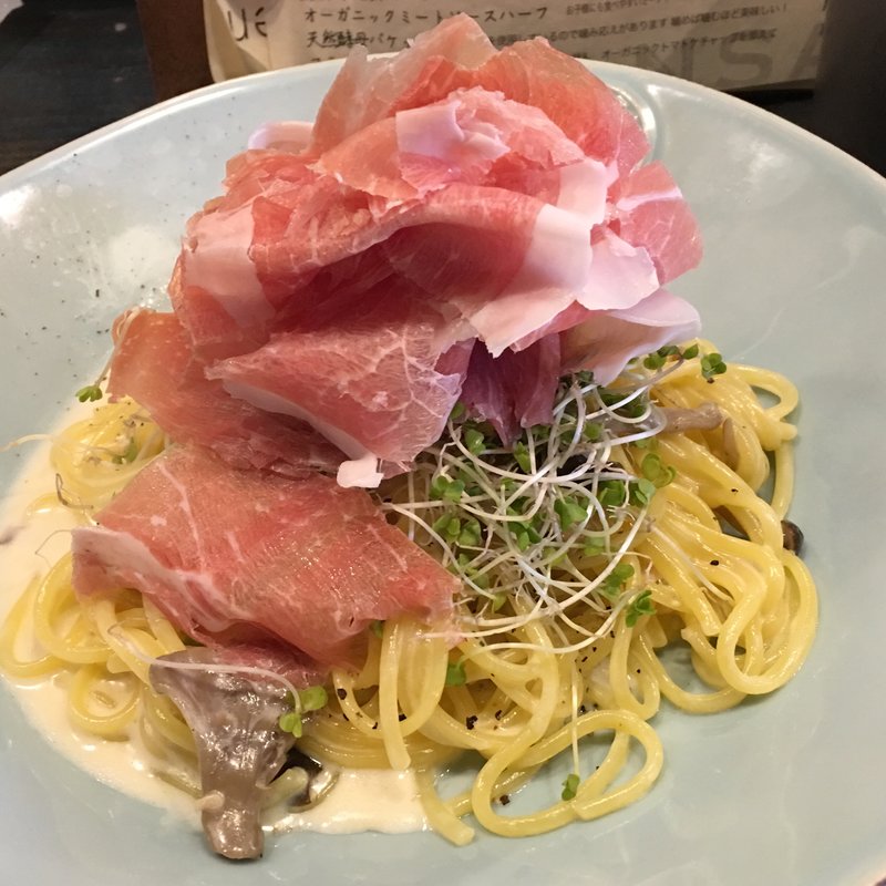 生ハムとスプラウトのクリームパスタ(Italian Kitchen VANSAN 下高井戸店)