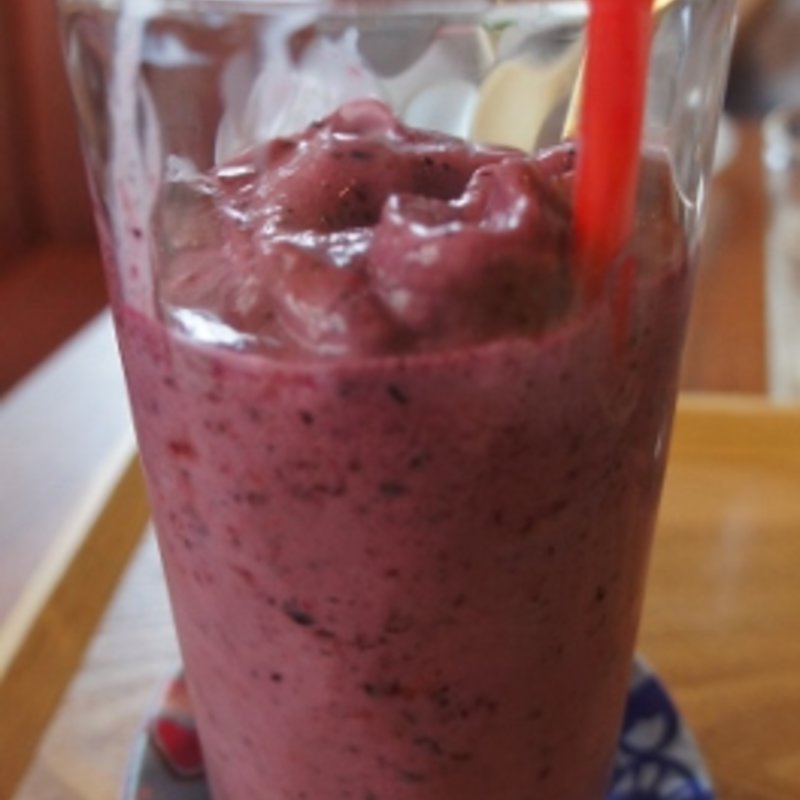 3種のベリーのスムージー(イロドリカフェ)