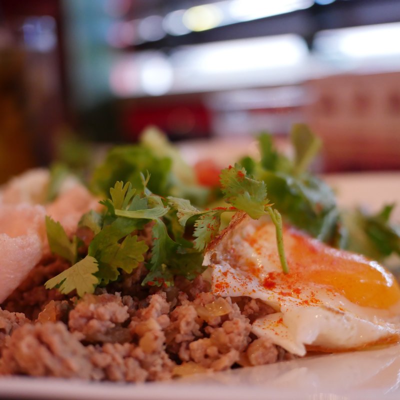 目玉焼きのせ！豚挽肉のガパオライス(APPARTEMENT 301 （アパルトマンサンマルイチ）)