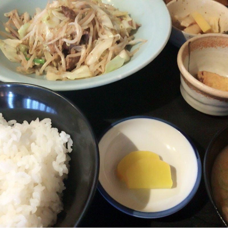 ロース野菜炒め定食(居酒屋　葉牡丹 （はぼたん）)