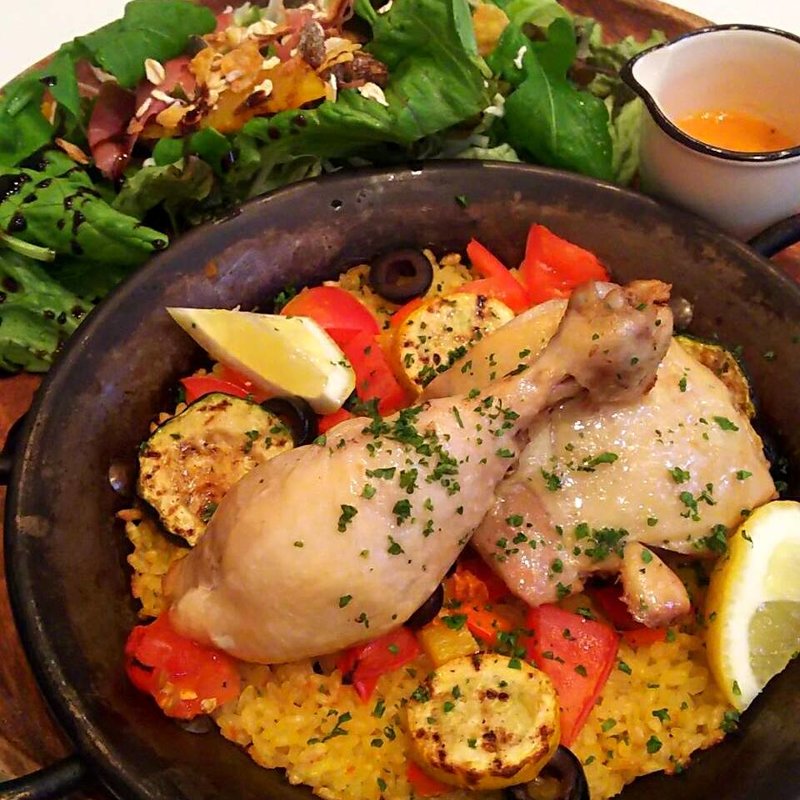 K620PLATEランチ(骨付鶏もも肉のパエリア)(k620 （ケーロクニーマル）)