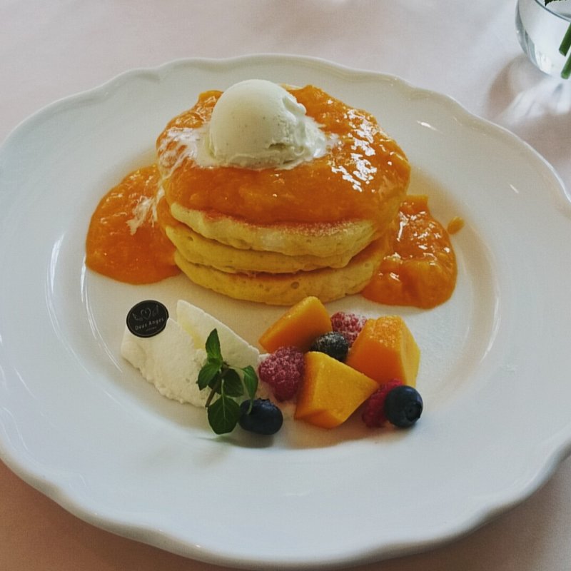 マンゴーソースのパンケーキ(Deux Anges)
