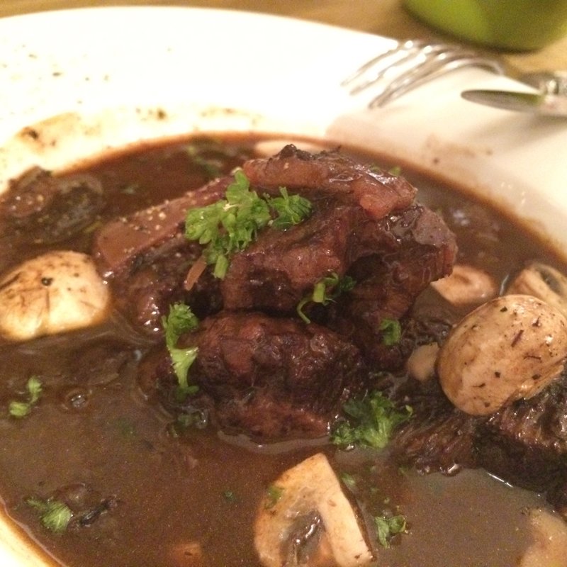 牛ほほ肉の赤ワイン煮込み(松澤ワイン食堂)