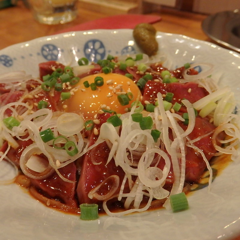 牛ハツ刺(もつ焼き煮込み鶴田 )