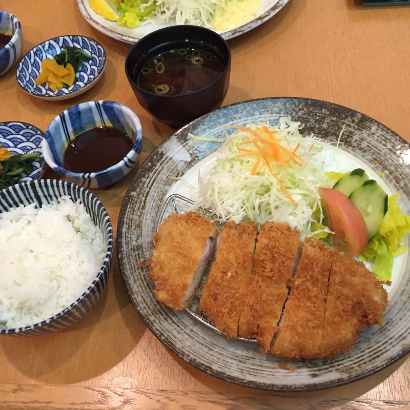 ロースカツ定食(とんかつ花柳)