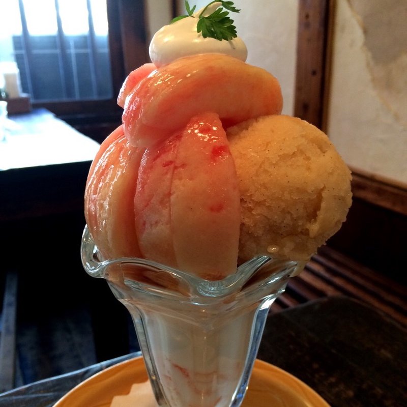 桃パフェ(juen （長屋カフェ）)