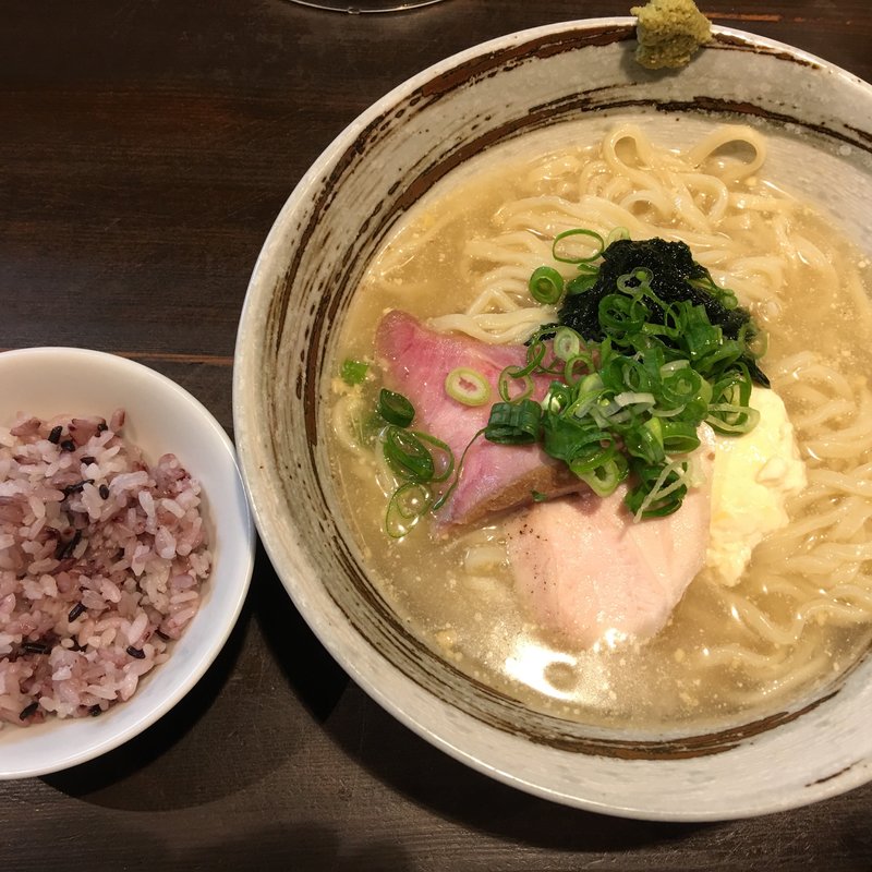 冷やし沖縄そば(麺屋玉ぐすく )