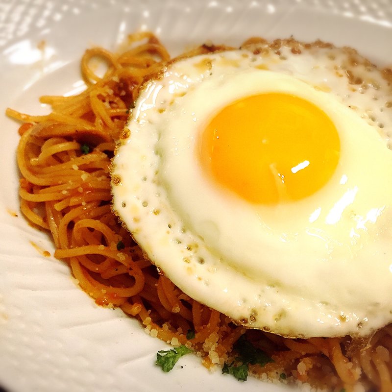 目玉焼きのせミートソーススパゲティ(星乃珈琲店 自由が丘店)