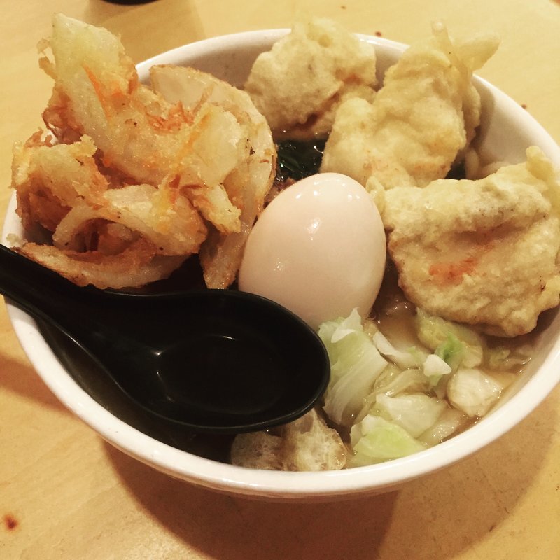 温かいうどん＋五葵スペシャルA＋かしわ天(自家製麺 うどん五葵（ITSUKI）)