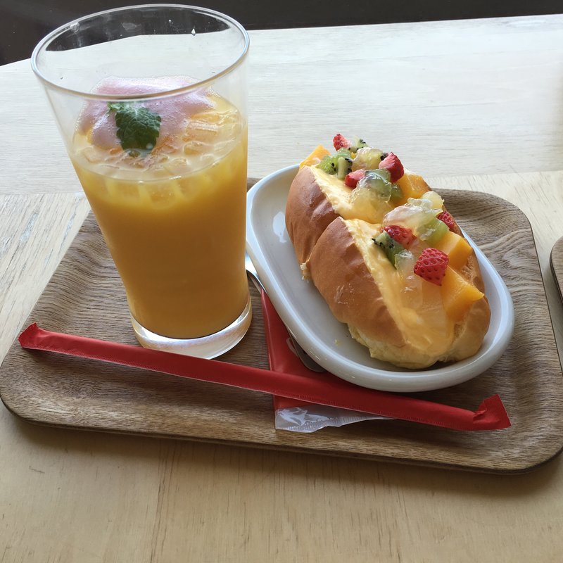 井戸端セット（ドリンクのお値段）(高虎ドッグ)