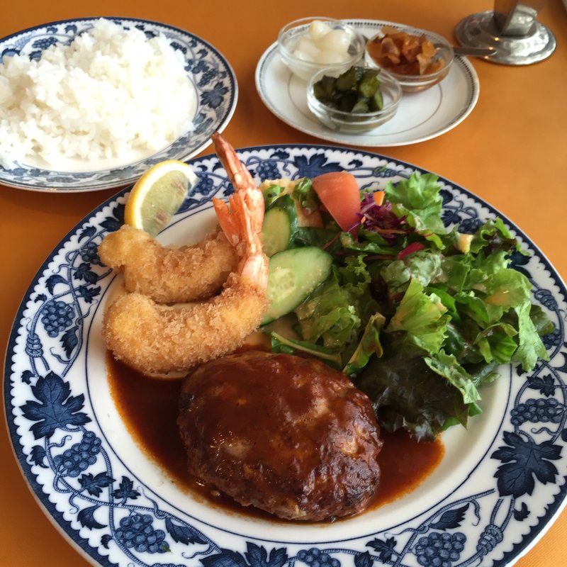 ハンバーグ、エビフライのランチ(グリル生研会館 （グリルセイケンカイカン）)