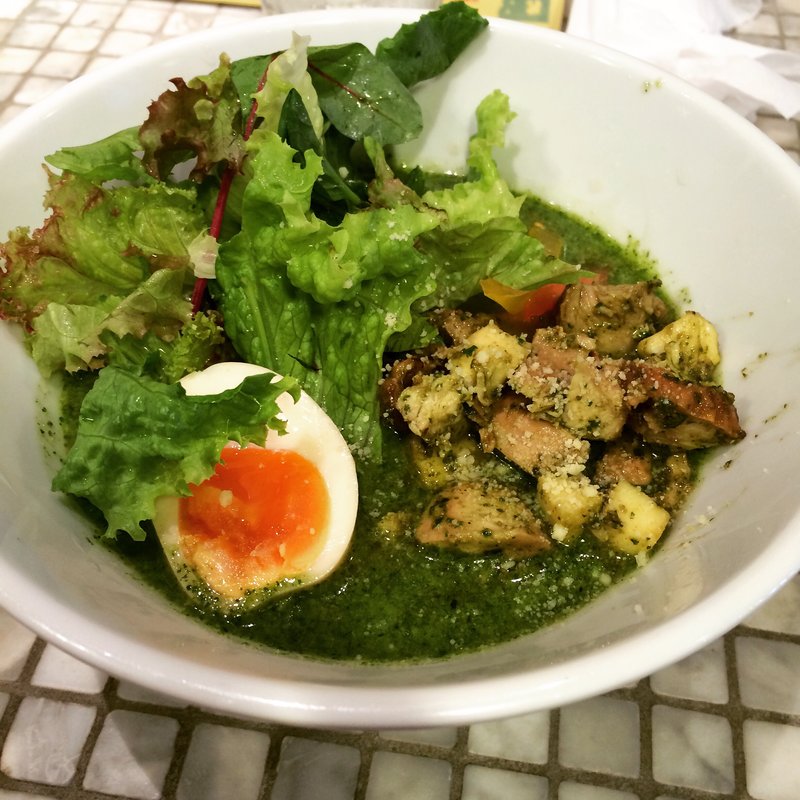 冷しバジル鶏そば(ジョニーとリー)