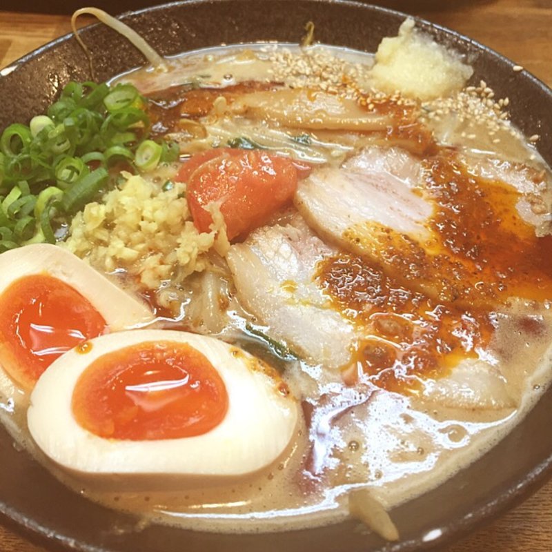 特製赤辛ラー麺大 煮玉子(麺屋やっとこ 三田店)