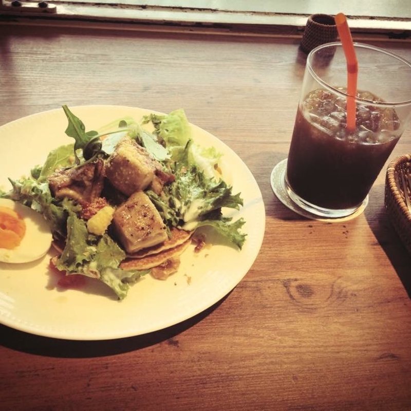 チキングリルとくるみのパンケーキ(ラ・プティ・メルスリー ルミネエスト新宿店)