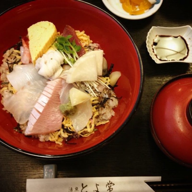 海鮮ちらし(とよ常 （とよつね）)