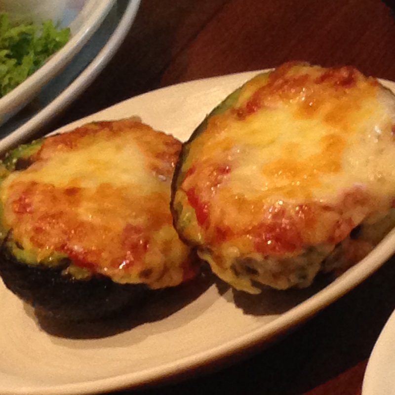 アボカドピザ風(串BAR くま食堂 )