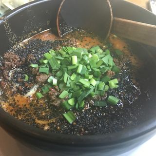 黒胡麻担担麺(蒼龍唐玉堂 六本木店 （ソウリュウトウギョクドウ）)