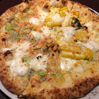 チーズ2倍のマルゲリータとトンノ(ピッツェリア・エ・バール・レガーメ （Pizzeria e bar LEGAME）)