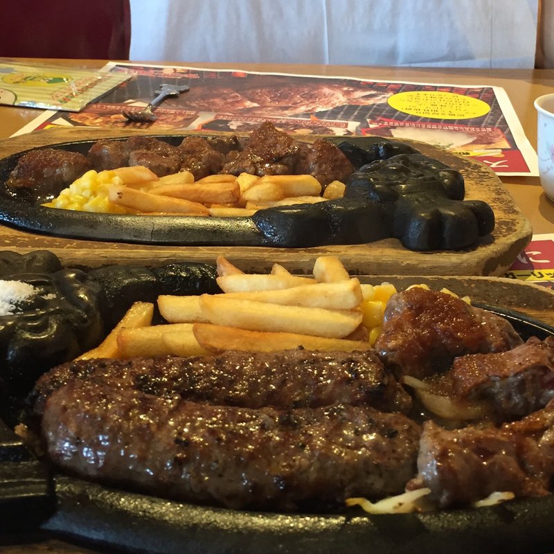 炭焼きジューシーがんこハンバーグと炭焼きやわらか厚切りカットステーキランチ(ブロンコ ビリー 東久留米店 （BRONCO BILLY）)