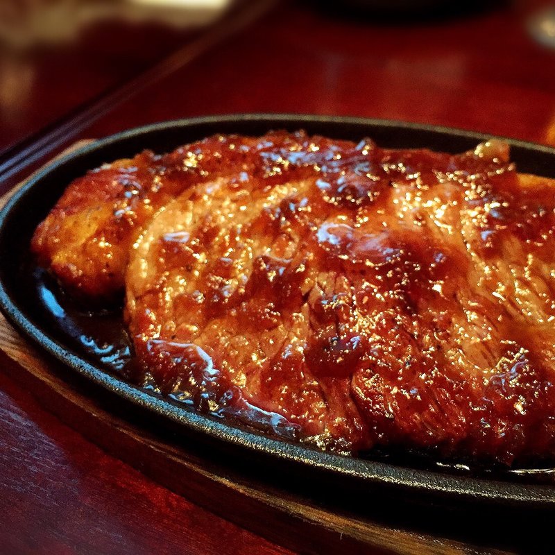 US産 THEサーロインステーキ 自家製季節のソース 250g(【閉店】ビストロ マルコビッチ)