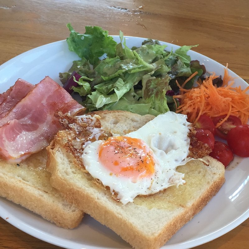 スペシャルモーニングプレート(ラシーヌ ファーム トゥー パーク （Racines FARM to PARK）)