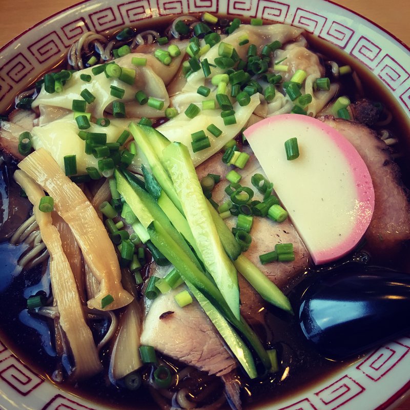 冷しラーメン(ワンタンサービス)(しょうや)