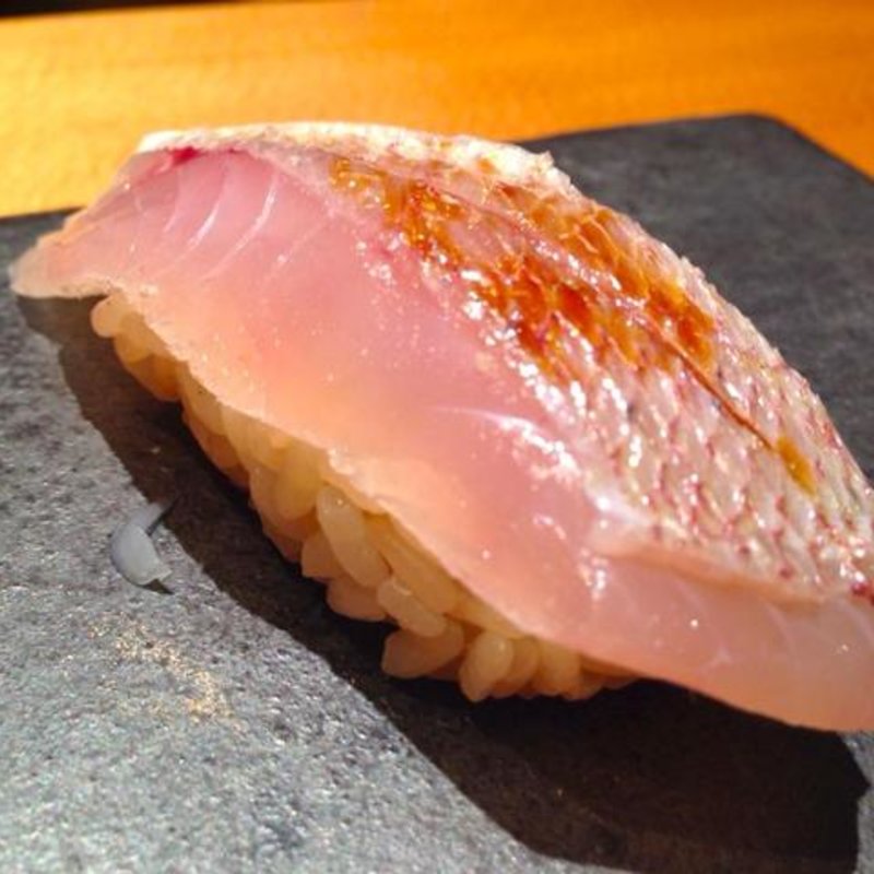 真鯛の握り(喜邑 （㐂邑）)