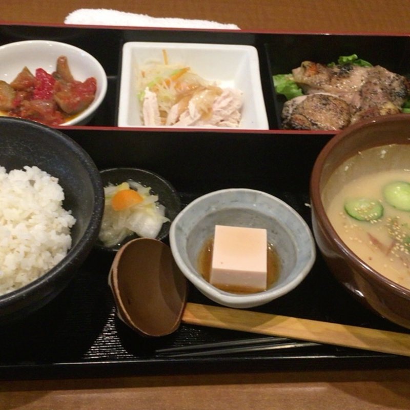 日替わり定食(鶏餃子専門店 赤坂よ志多)