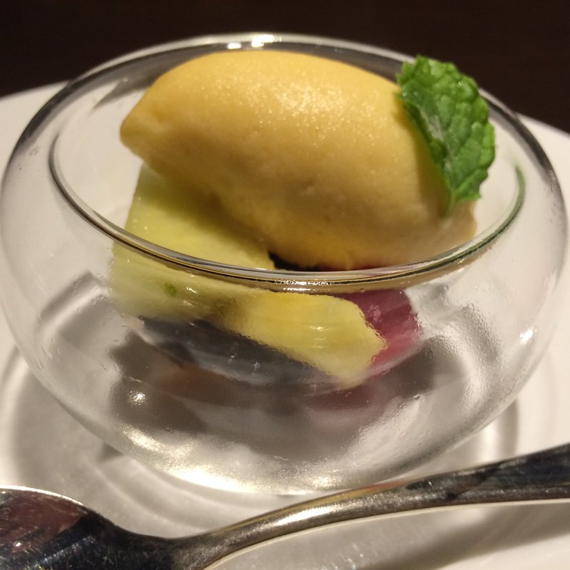 マンゴーアイス(バー＆カフェ カメリア)