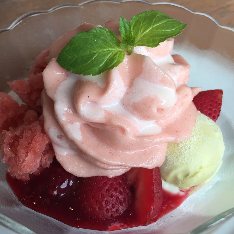 イタリアのかき氷「グラニテ風」いちご(SESTO SENSO H)