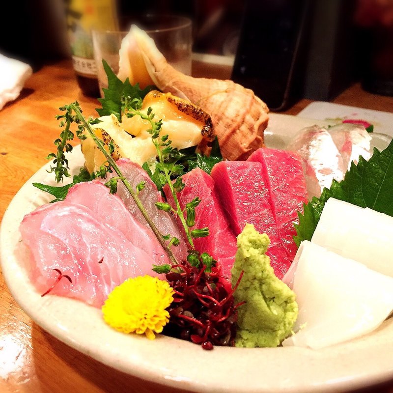 刺身の盛り合わせ(梁)