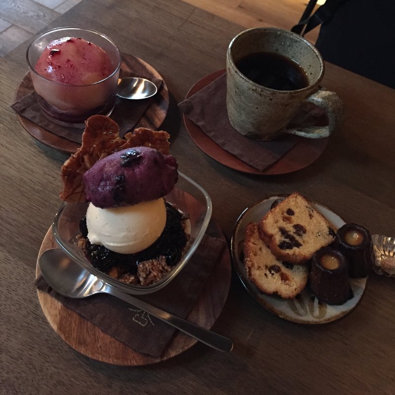 桃のコンポート&ブルーベリーパフェ(杏 （アンズ）)