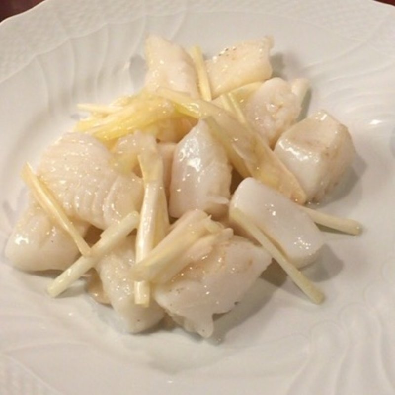 紋甲イカと黄ニラの塩味炒め(大井楼 )