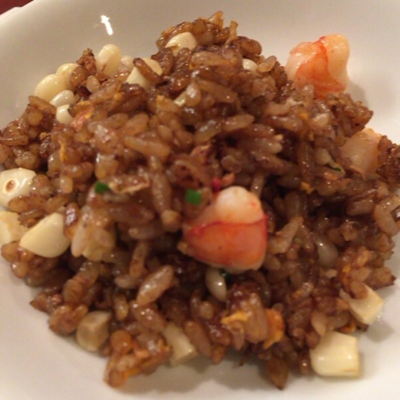 エビとホワイトコーンの黒チャーハン(大井楼 )