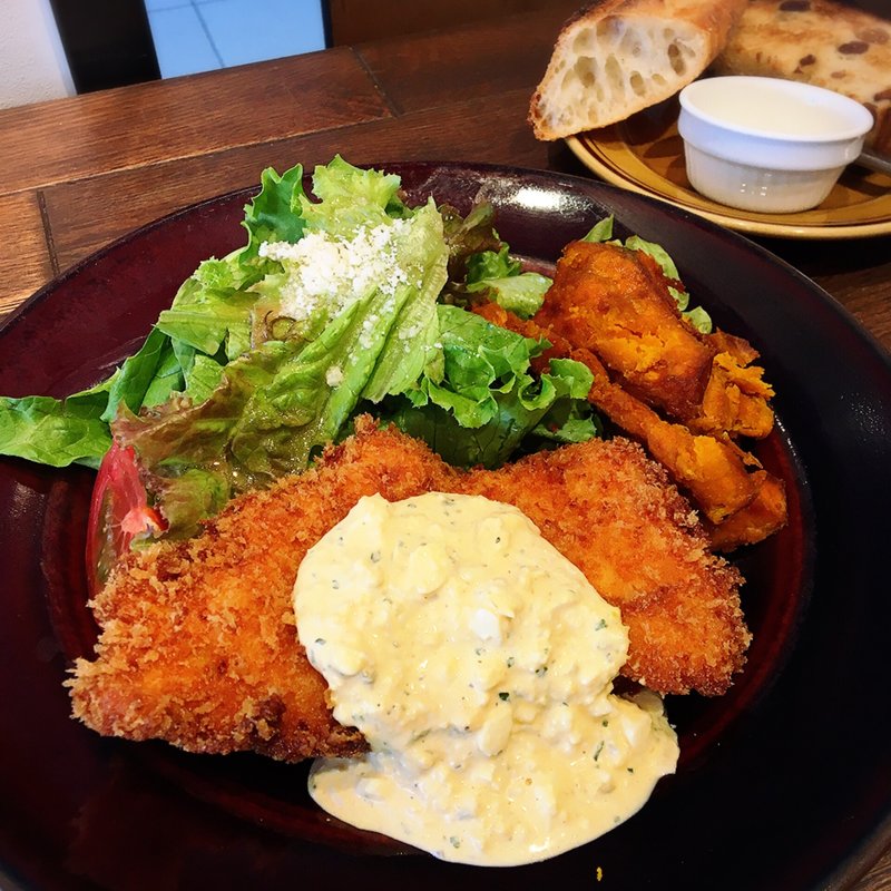 鶏むね肉のカツレツ(THE CITY BAKERY アトレ品川)