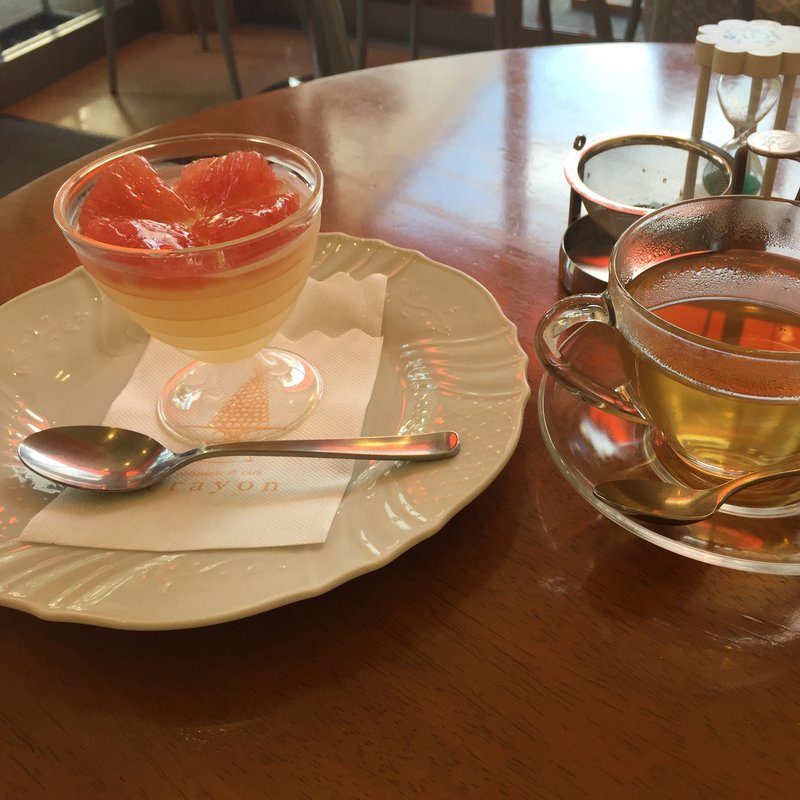 グレープフルーツのジュレ(パティスリー クレヨン)