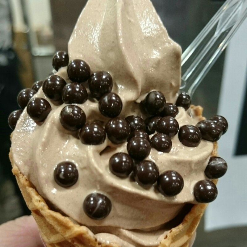 キャビアソフロクリーム(ミュゼ・ドゥ・ショコラ・テオブロマ 本店)