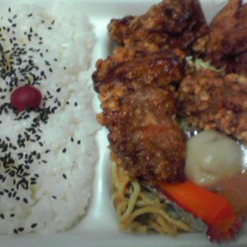 から揚げ弁当 (たんぽぽ)