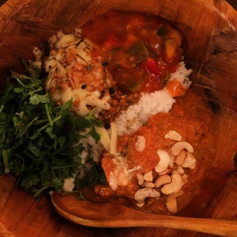 ケニック＆バターチキン(ケニック カレー （Kenick curry）)