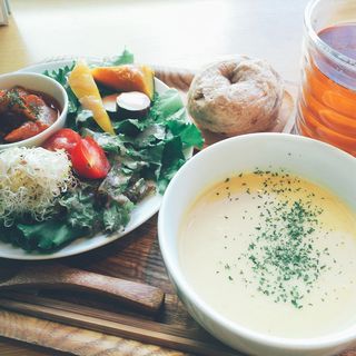 日替わりスープとデリのセット(シンシア・ガーデン カフェ)