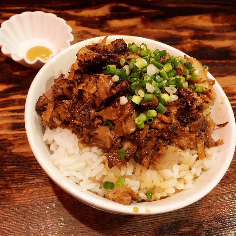 自家製チャーシュー丼(ラーメン しんちゃん)